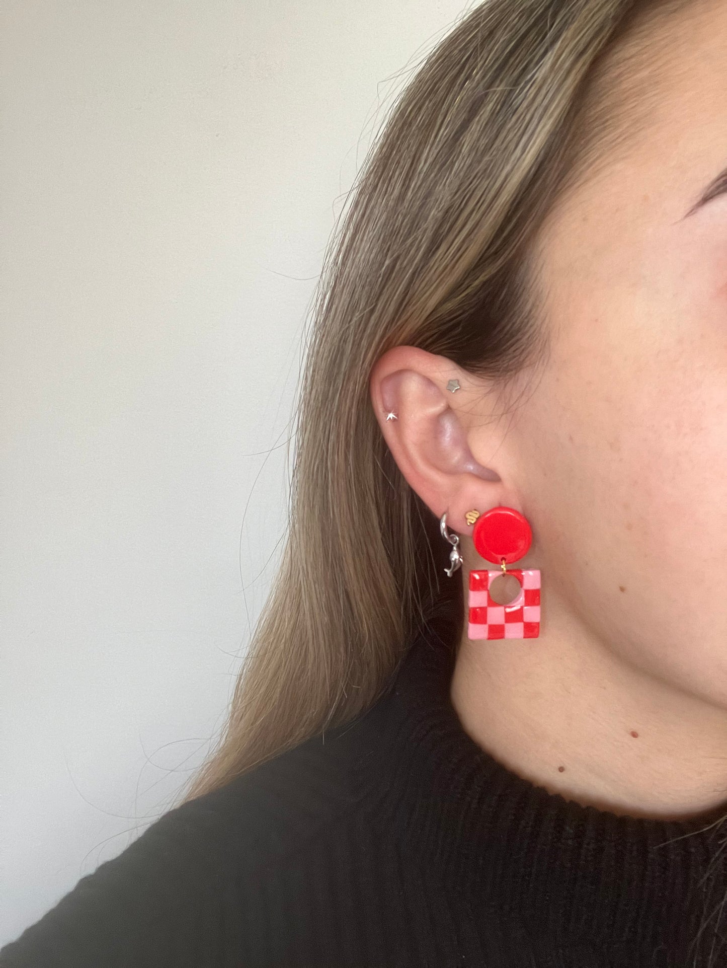 RIAK cuadrados rojo y rosa esmaltado