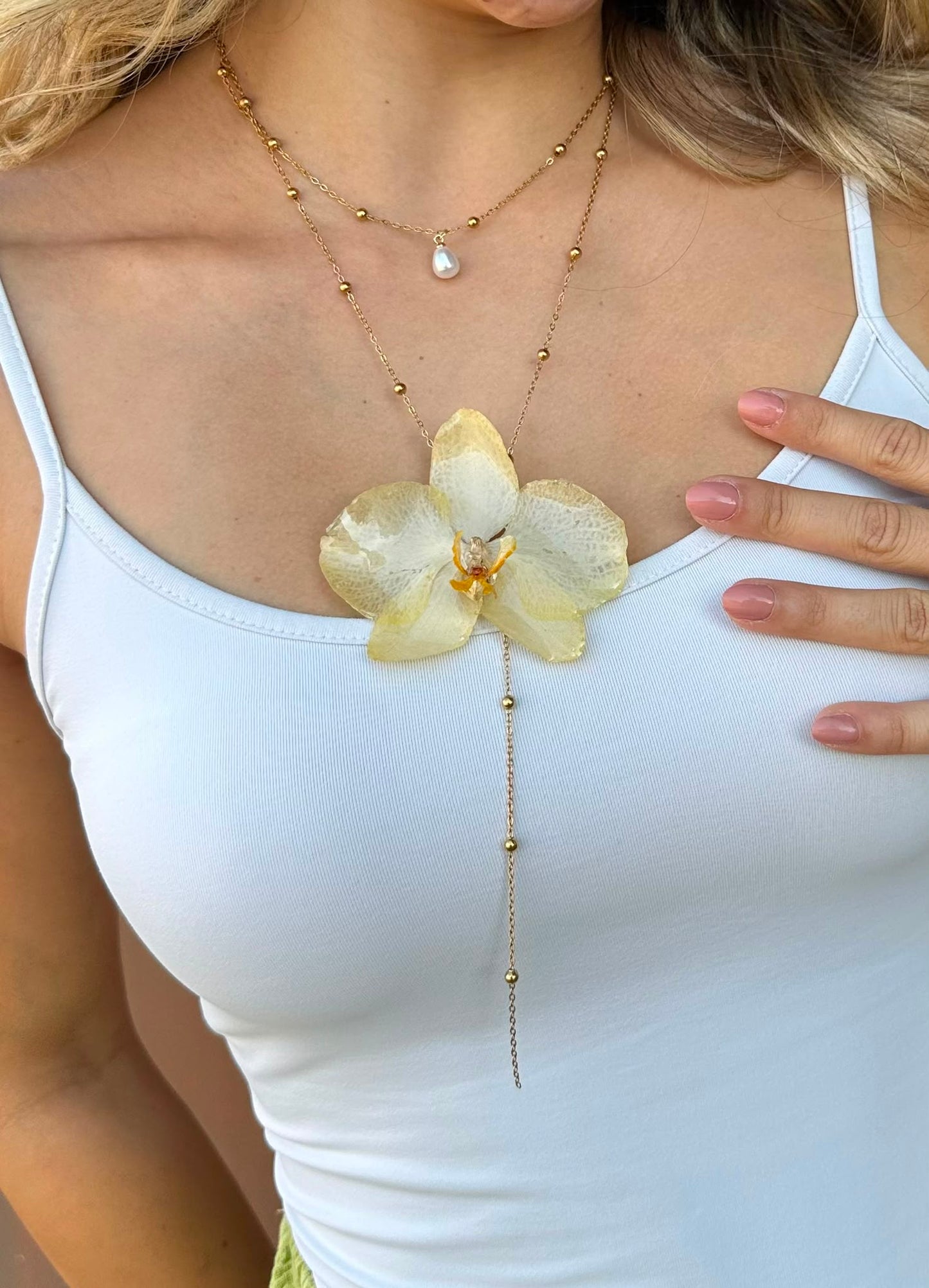 ¨Colección OKIDI¨ Collar orquídea color amarillo mantequilla